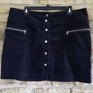Gap Black Faux Velvet Mini Skirt, Zipper pockets , button down,  Size XL /34R